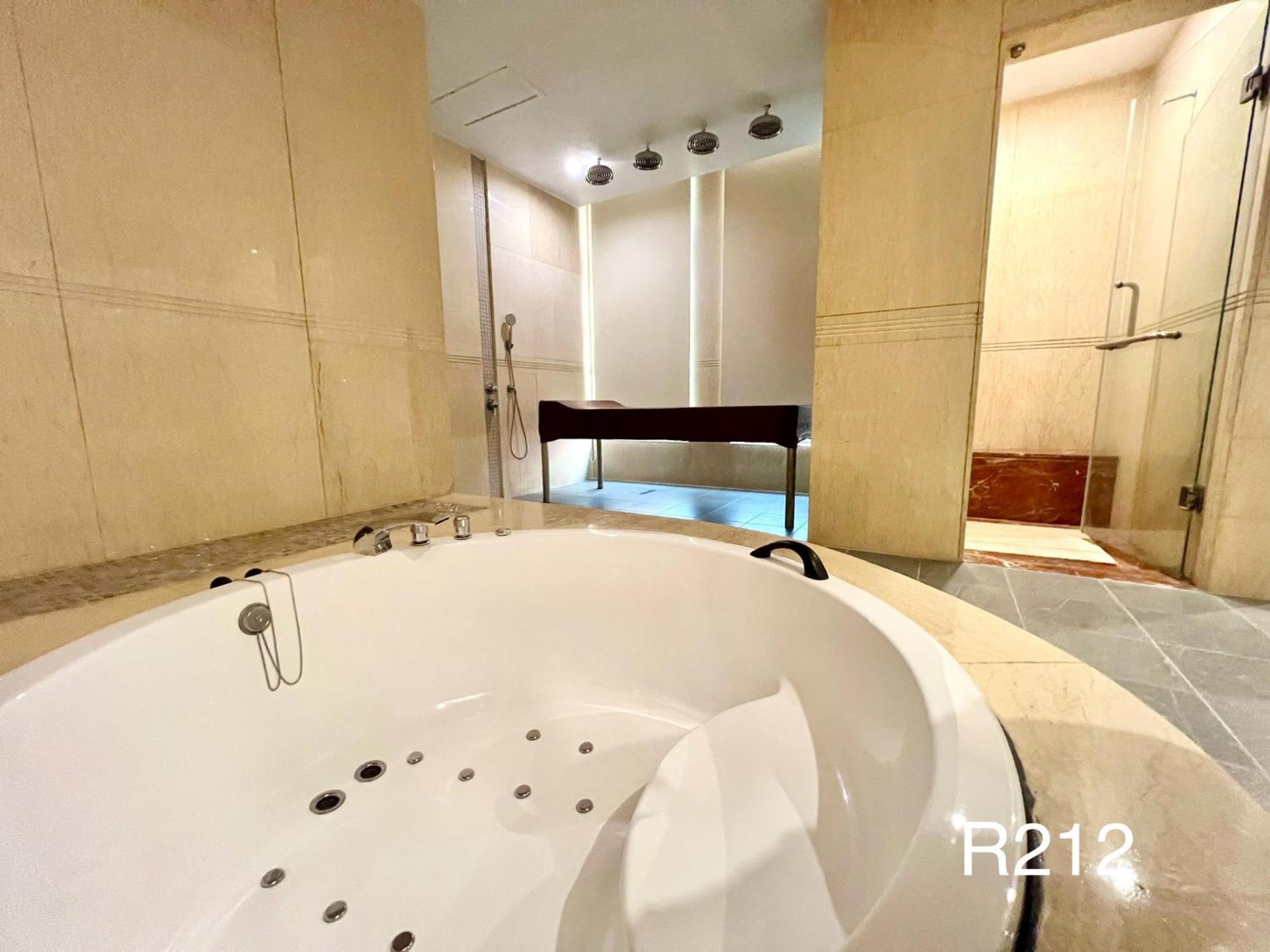 Cigar Motel Тайнан Екстериор снимка