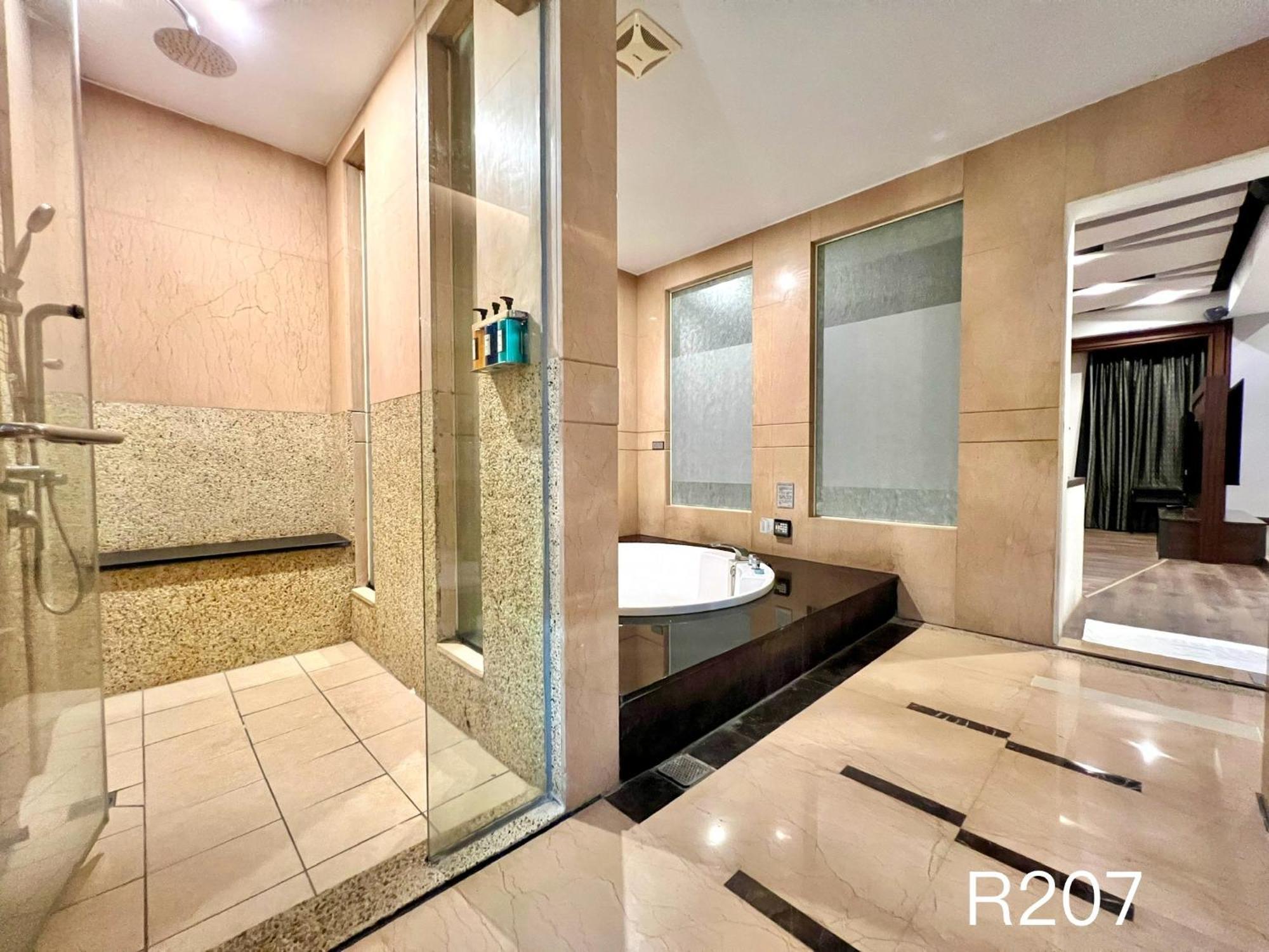 Cigar Motel Тайнан Екстериор снимка