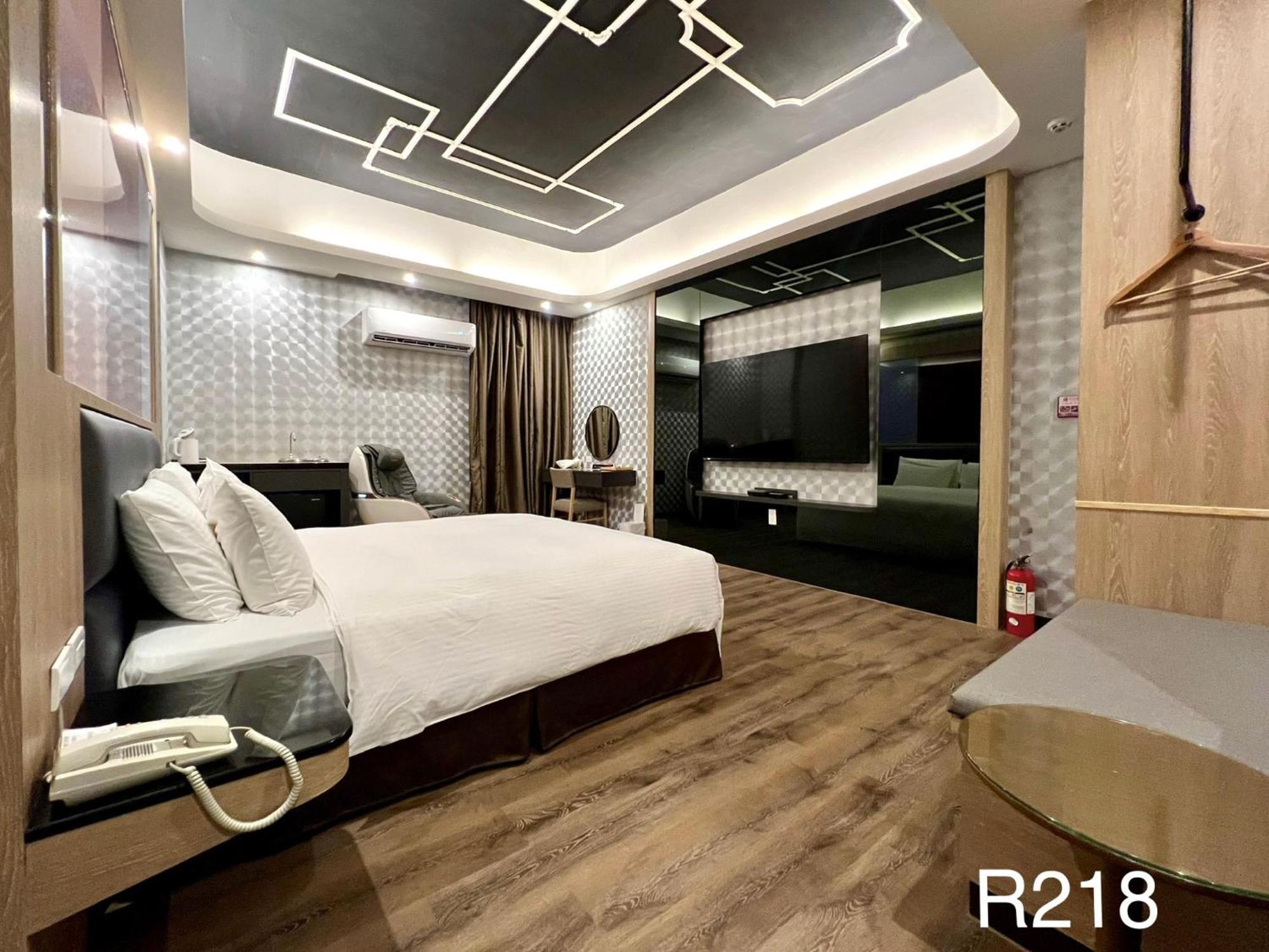 Cigar Motel Тайнан Екстериор снимка