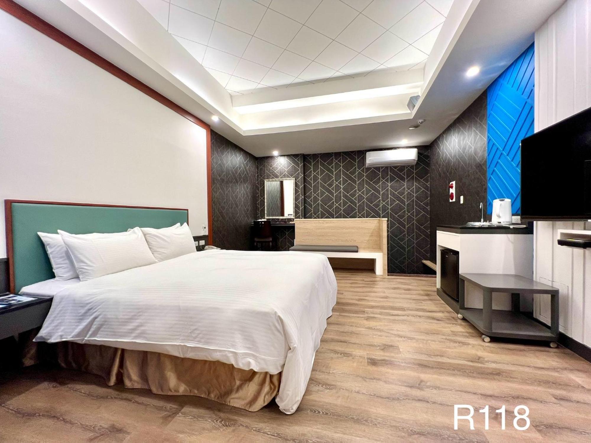 Cigar Motel Тайнан Екстериор снимка