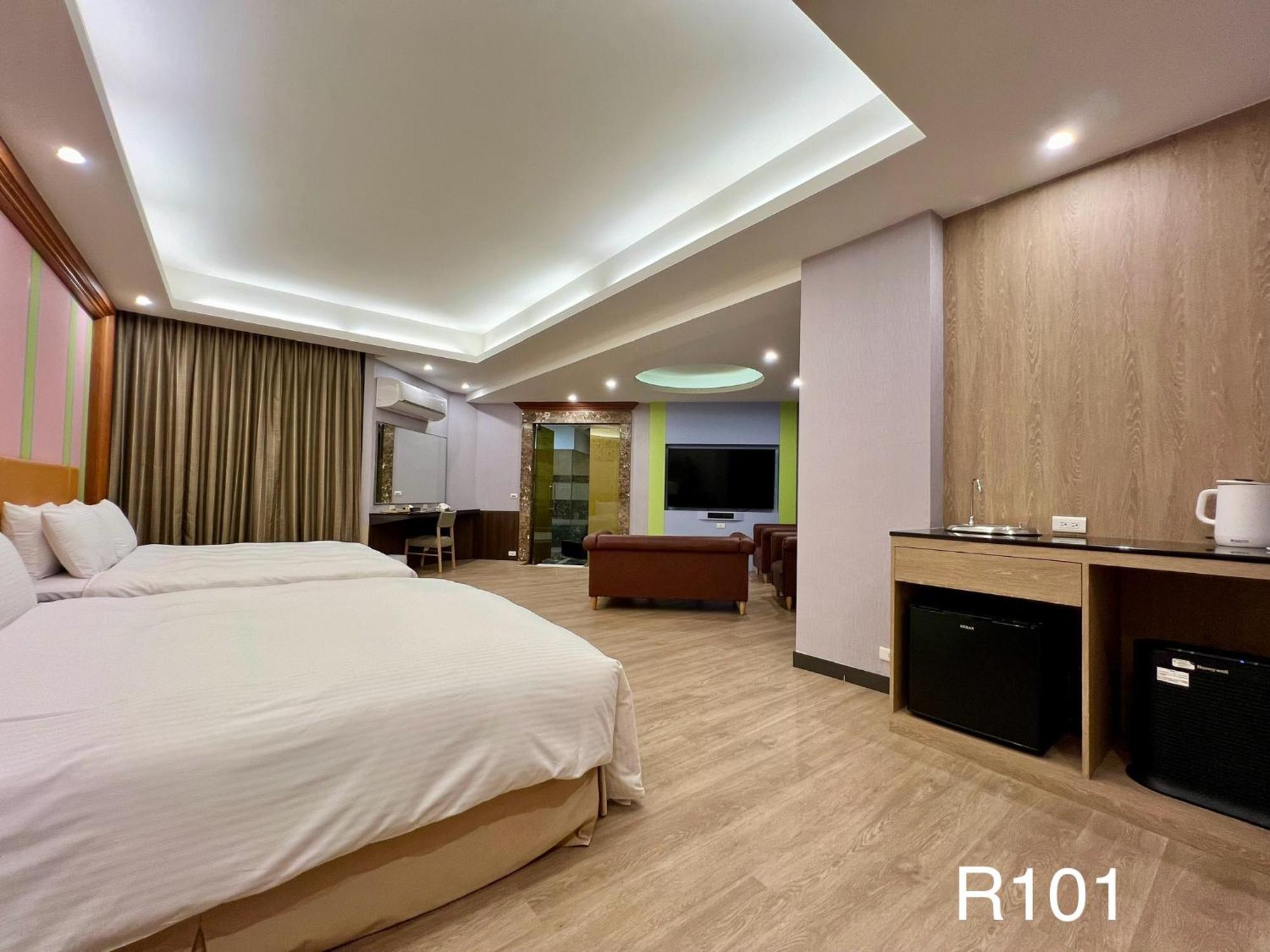 Cigar Motel Тайнан Екстериор снимка