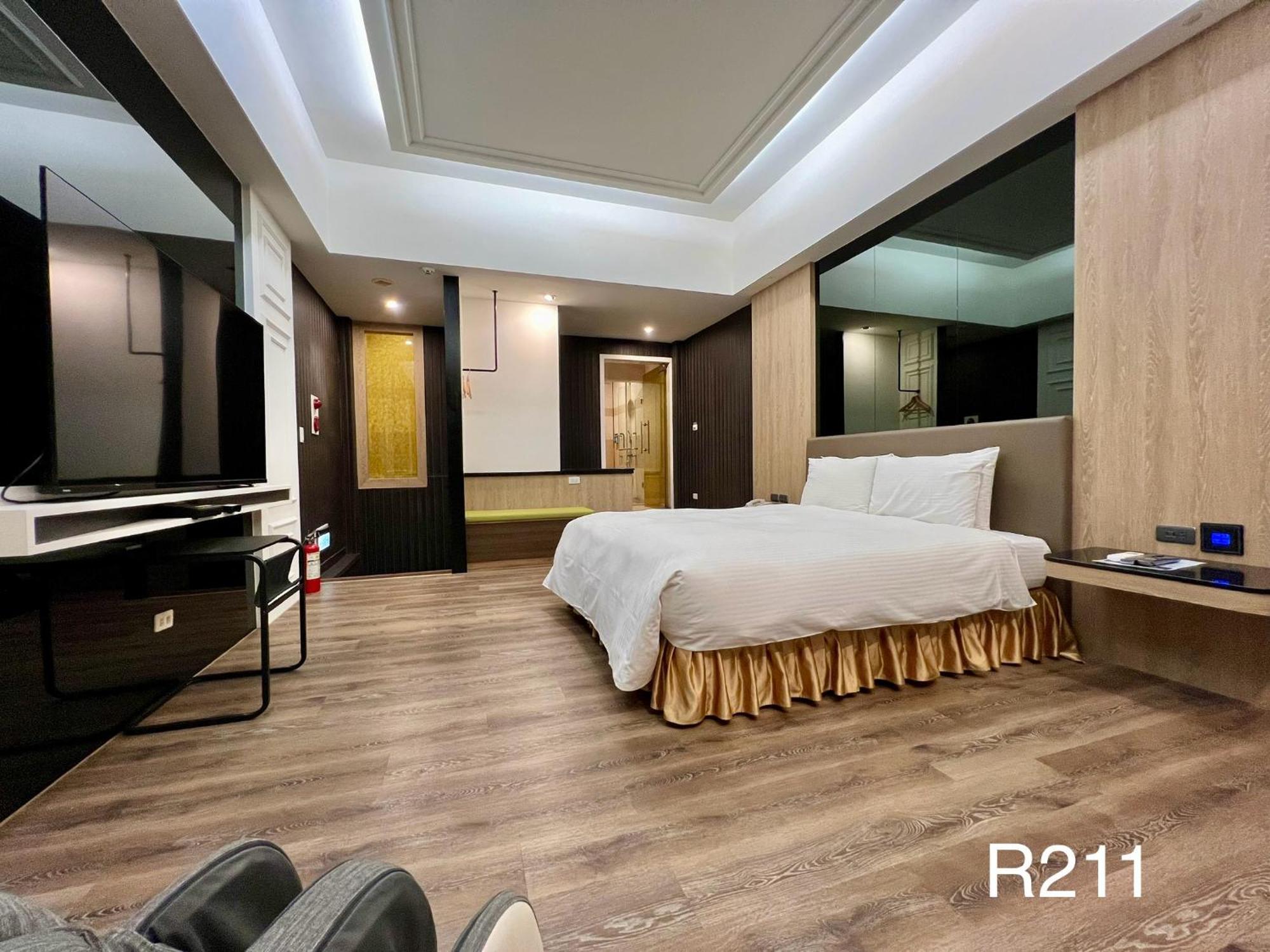 Cigar Motel Тайнан Екстериор снимка